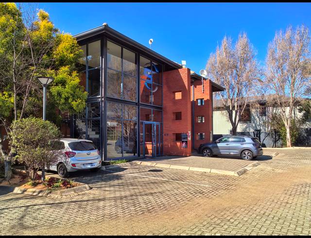 252M² OFFICE TO LET IN WILLOWBROOK
